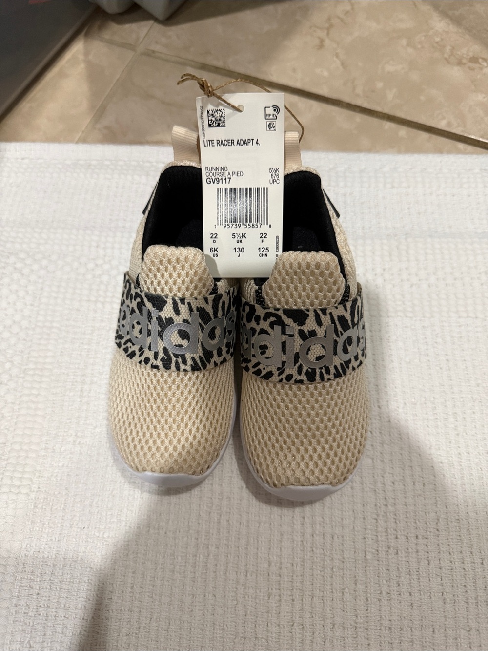 adidas Kids Slip-On Sneakers in Beige with Black Leopard 6k size